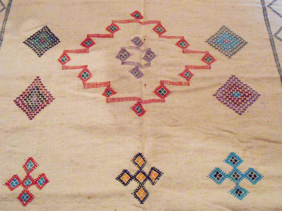 How to: Ideas for Your New Moroccan Rug!