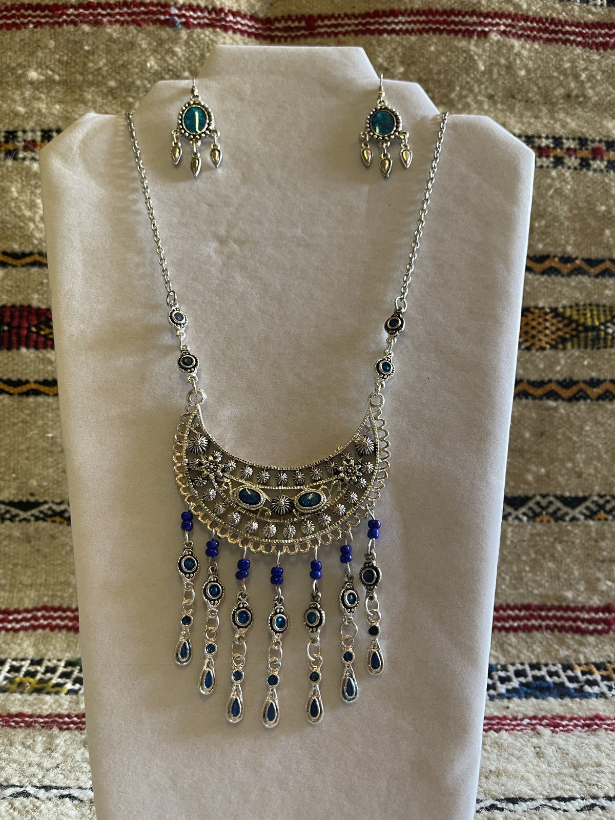 Amal Necklace Earrings Set Blue