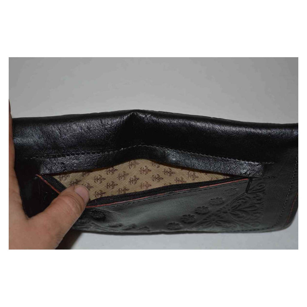 Marwa Leather Clutch Carved - Black