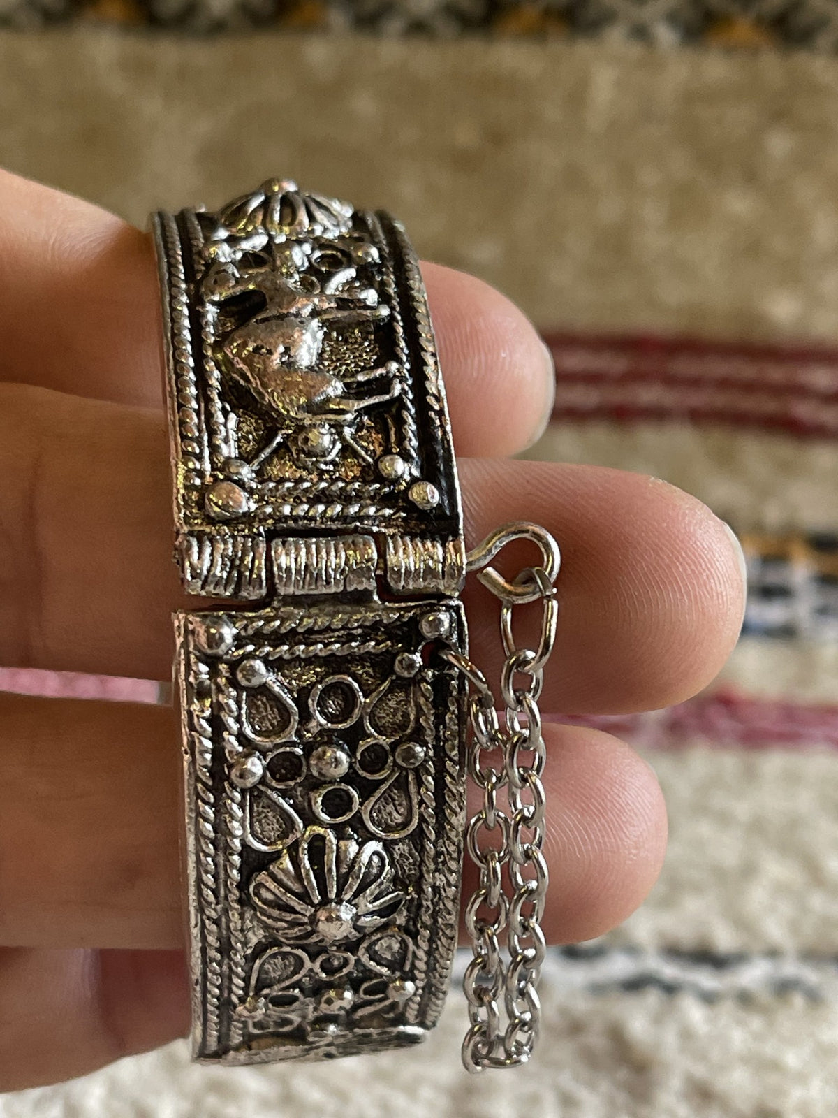 Hand of Fatima Filigree Bangle