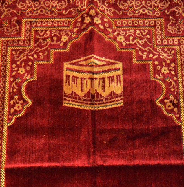Hind Prayer Rug Red