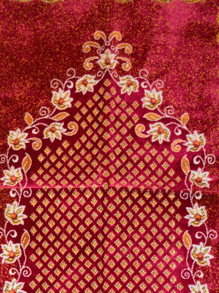 Zineb Prayer Rug Red