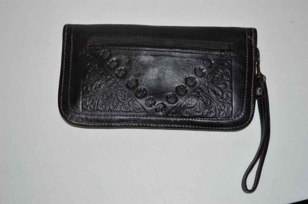 Marwa Leather Clutch Carved Black-5175