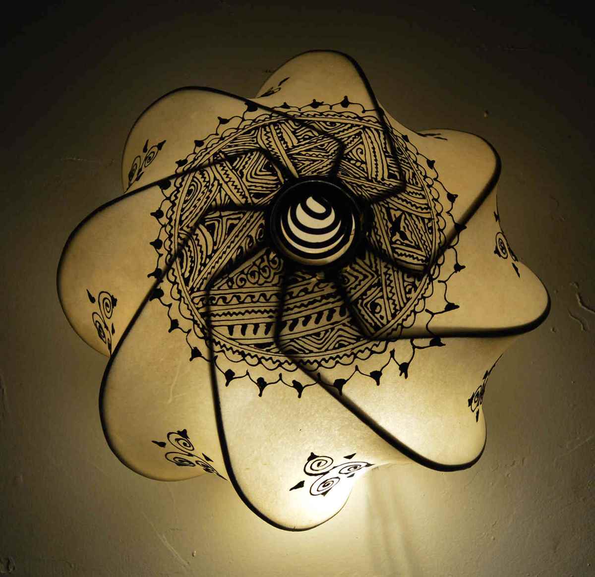 henna lamps as moroccan home decor